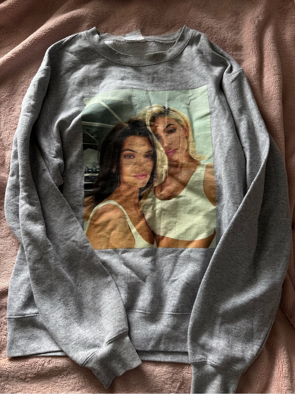 Crew Neck Graphic Sweatshirt - Gray